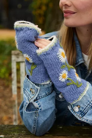 Daisy Chain Cardigan Women's knitted wool cardigan for all seasons